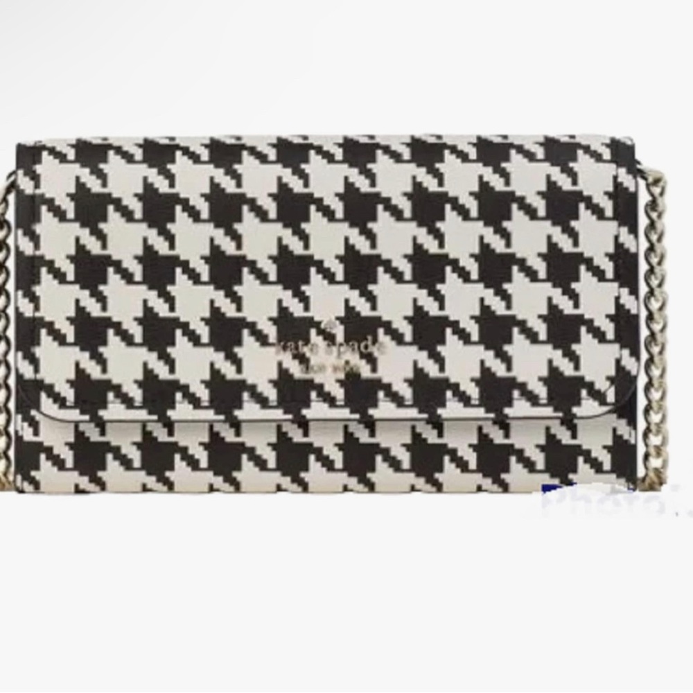 Kate Spade Darcy, Chain Wallet Crossbody Clutch. Black/white.Size: Os
